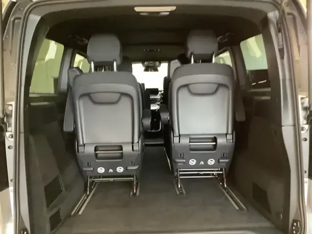 Mercedes-Benz V 220