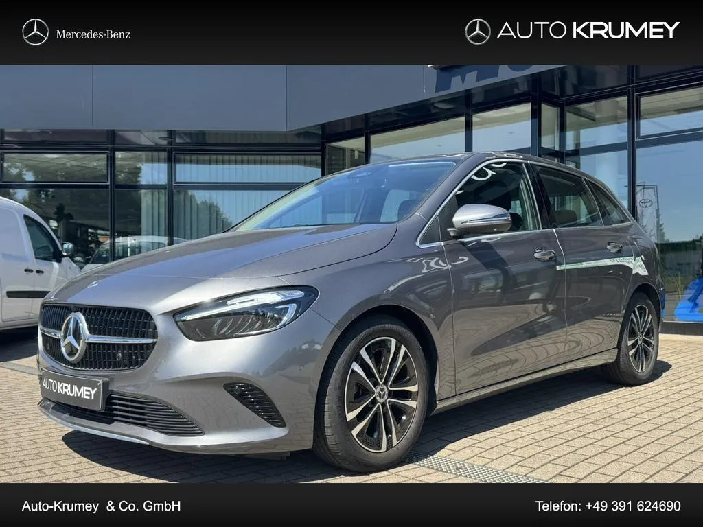 Mercedes-Benz B 180