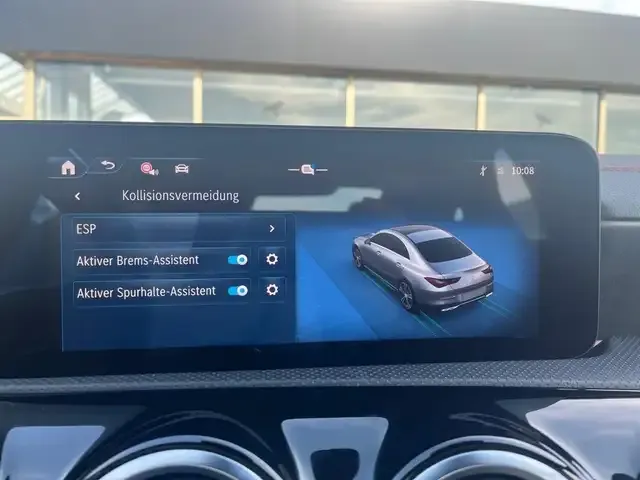 Mercedes-Benz CLA 200