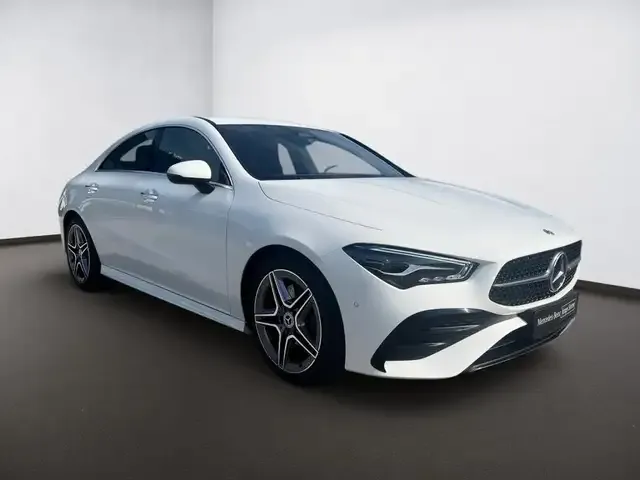 Mercedes-Benz CLA 200