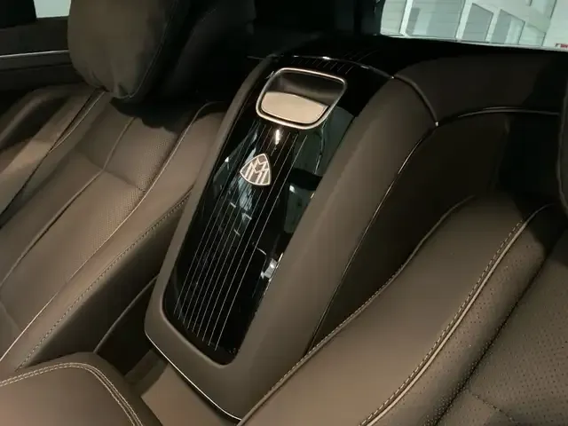 Mercedes-Benz GLS 600