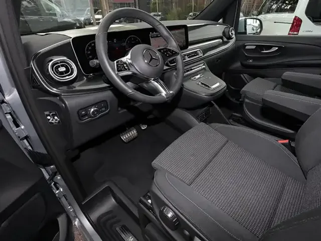 Mercedes-Benz V 250