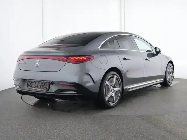 Mercedes-Benz EQE 300
