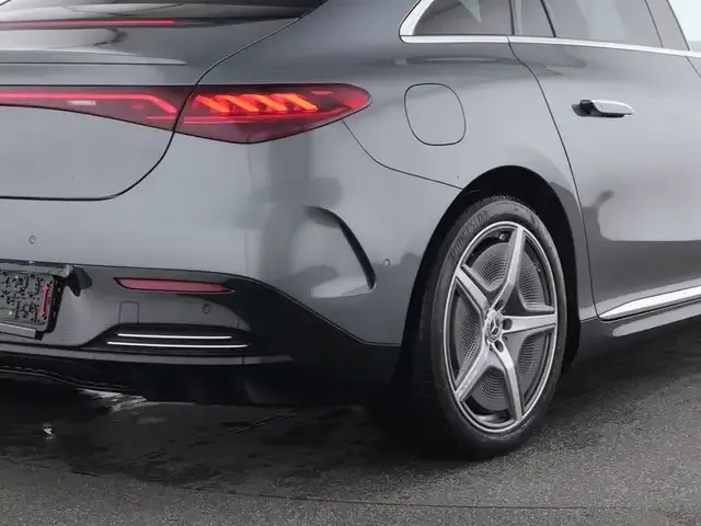 Mercedes-Benz EQE 300