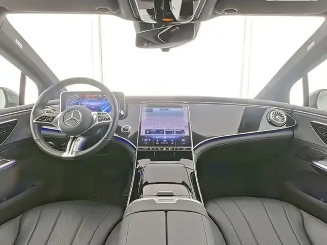 Mercedes-Benz EQE 300