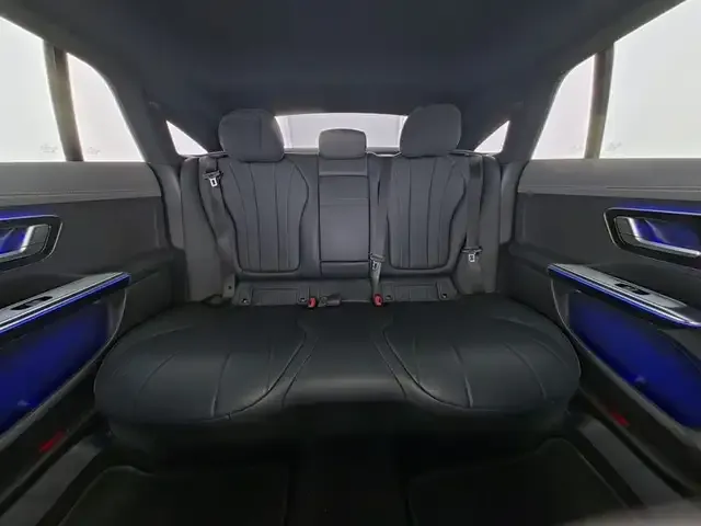 Mercedes-Benz EQE 300