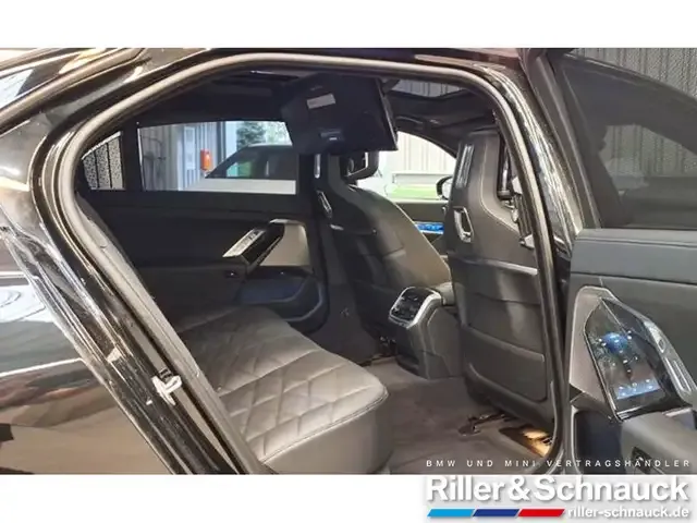 BMW 740