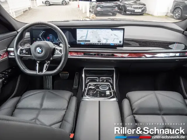 BMW 740