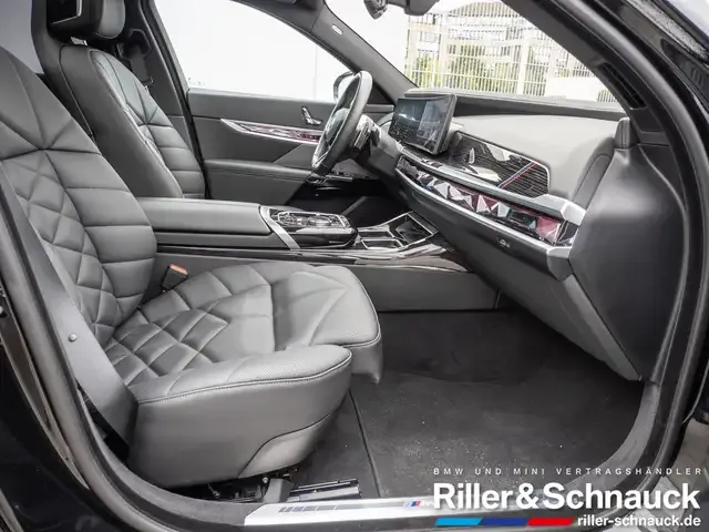 BMW 740