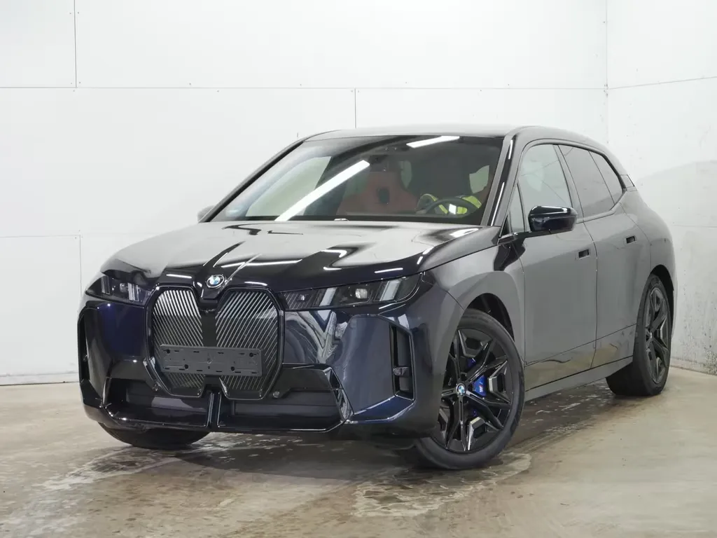 BMW iX