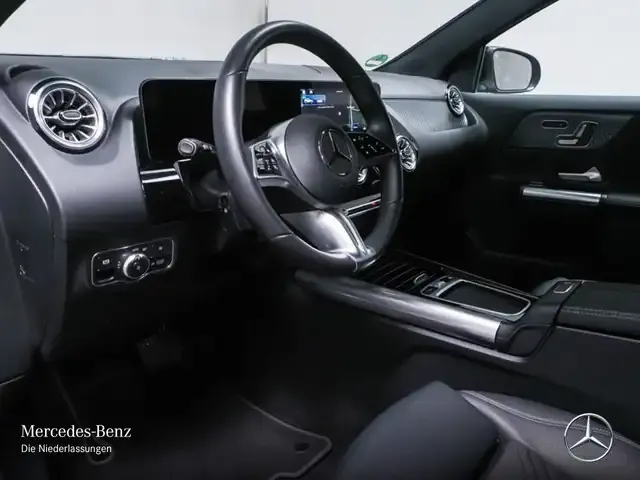 Mercedes-Benz EQA 300