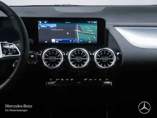 Mercedes-Benz EQA 300