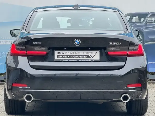 BMW 330
