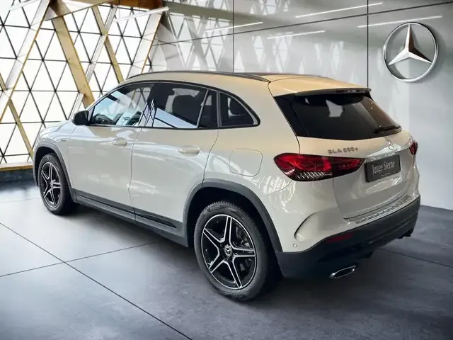 Mercedes-Benz GLA 250