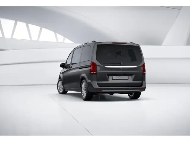 Mercedes-Benz V 220