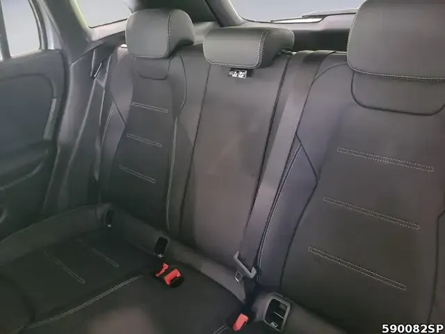 Mercedes-Benz GLA 220