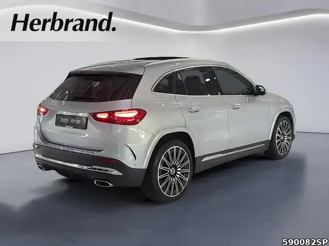 Mercedes-Benz GLA 220