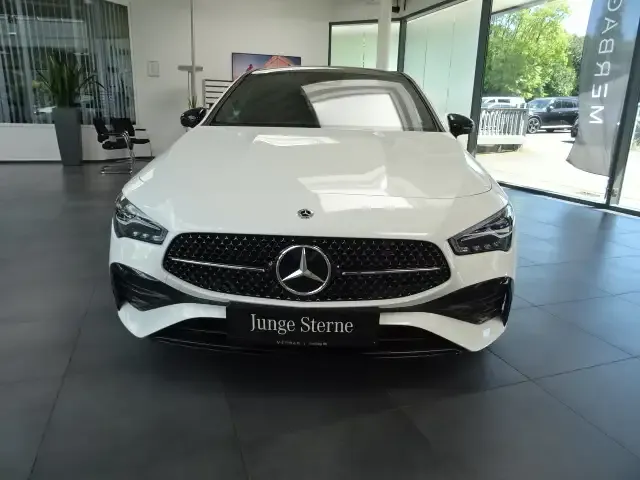 Mercedes-Benz CLA 220