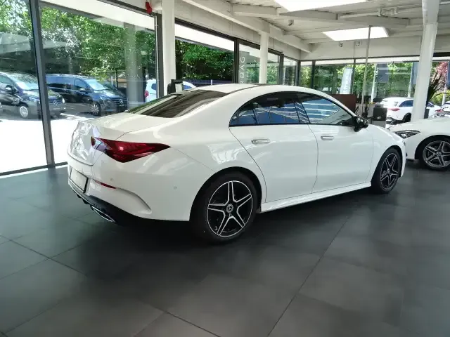 Mercedes-Benz CLA 220