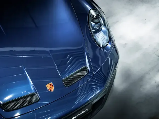 Porsche 992