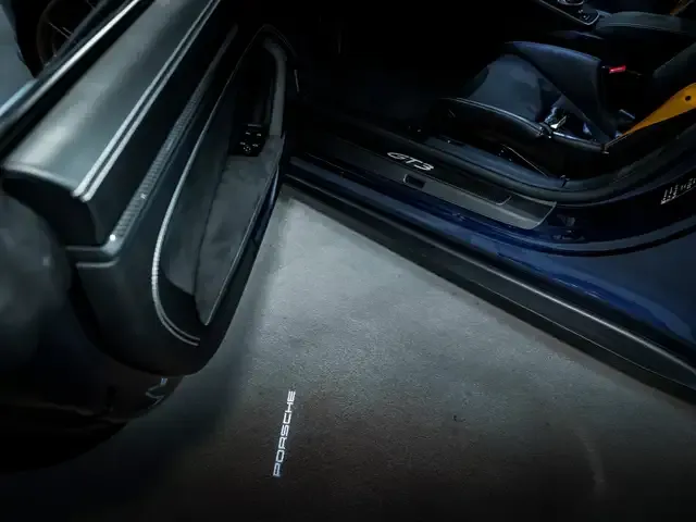 Porsche 992