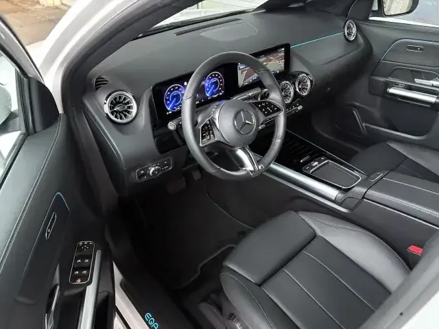 Mercedes-Benz EQA 300