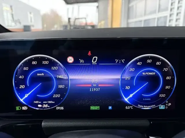 Mercedes-Benz EQA 300