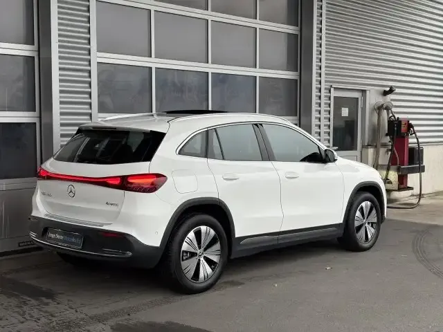 Mercedes-Benz EQA 300