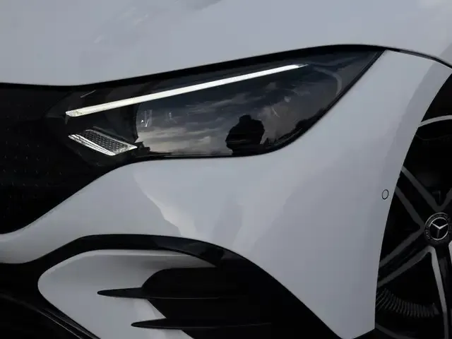 Mercedes-Benz EQE 350