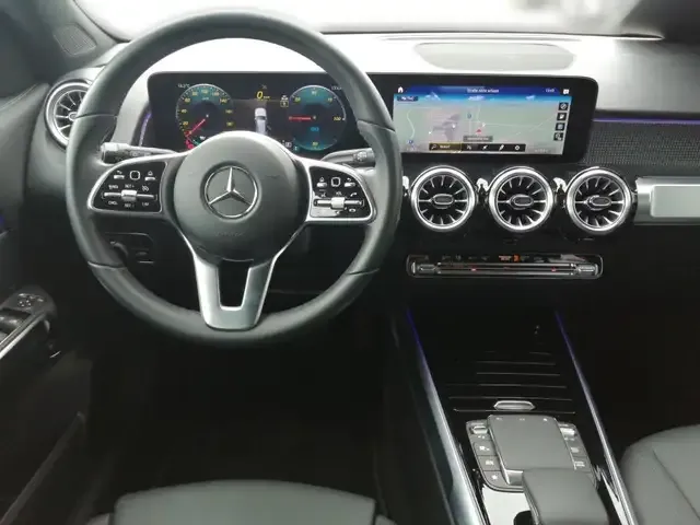Mercedes-Benz EQB 300