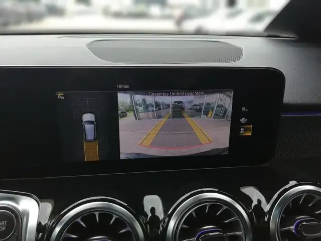 Mercedes-Benz EQB 300