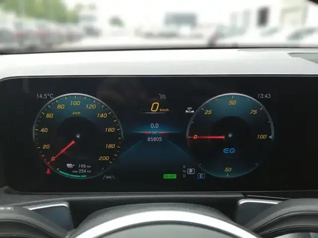 Mercedes-Benz EQB 300