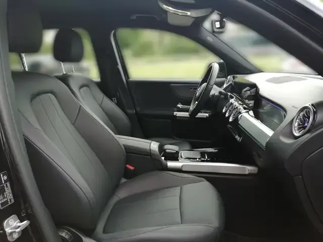 Mercedes-Benz EQB 300