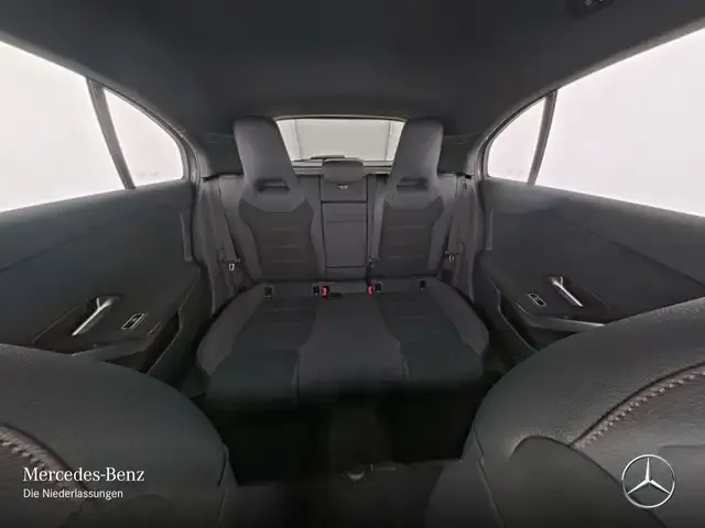 Mercedes-Benz A 220