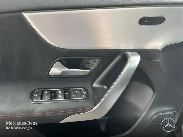 Mercedes-Benz A 220