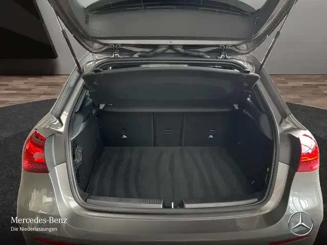 Mercedes-Benz A 220