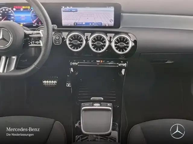 Mercedes-Benz A 220