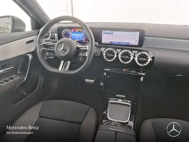 Mercedes-Benz A 220