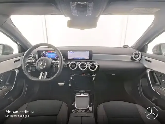 Mercedes-Benz A 220