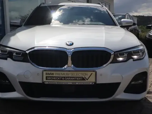 BMW 330