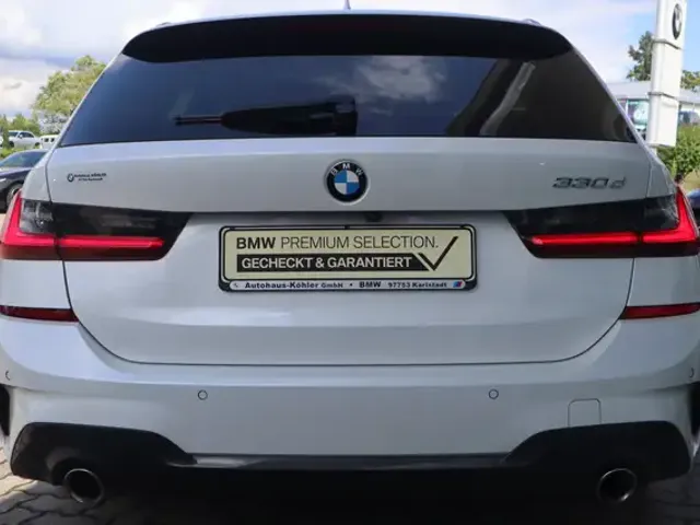 BMW 330