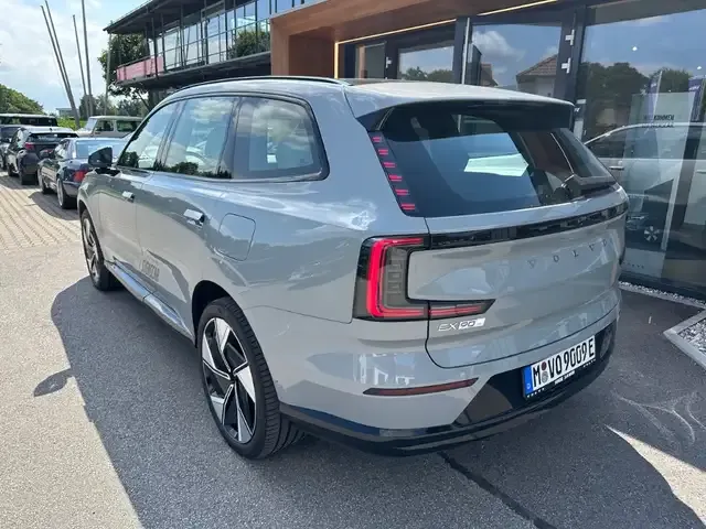 Volvo EX90