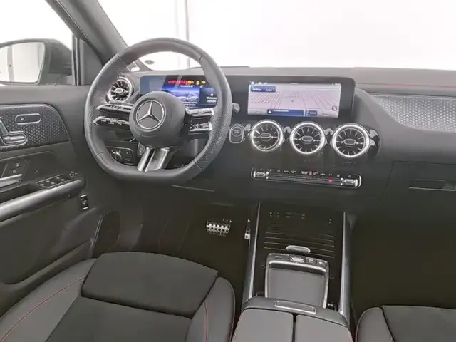 Mercedes-Benz EQA 300