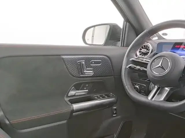 Mercedes-Benz EQA 300