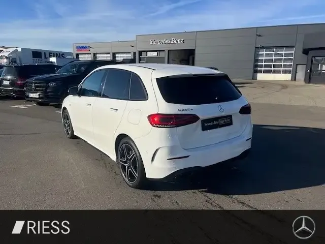 Mercedes-Benz B 250