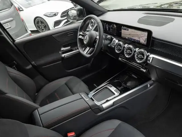 Mercedes-Benz GLB 200
