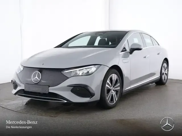 Mercedes-Benz EQE 300