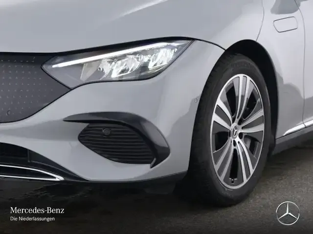 Mercedes-Benz EQE 300