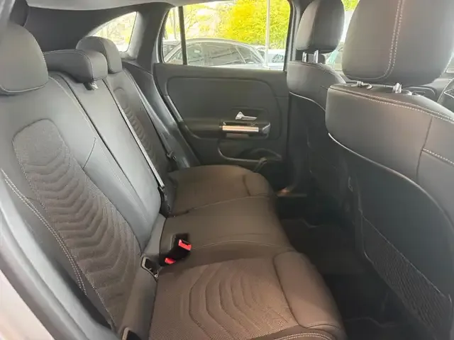 Mercedes-Benz GLA 180