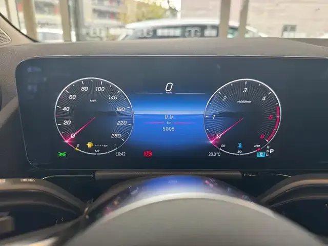 Mercedes-Benz GLA 180